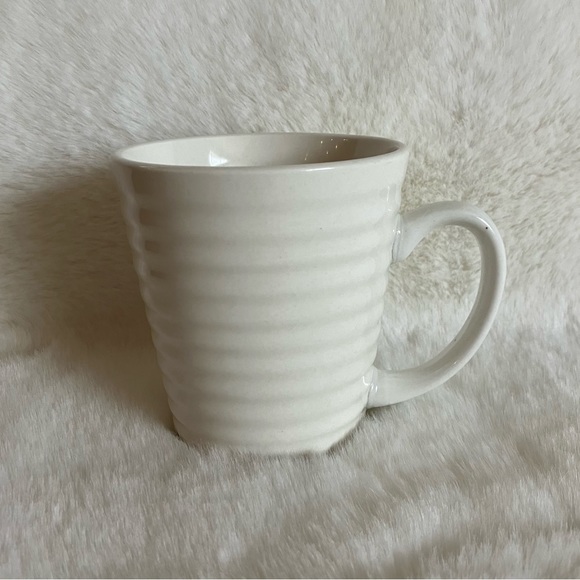 Set of 4 Mugs - Picture 3 of 8